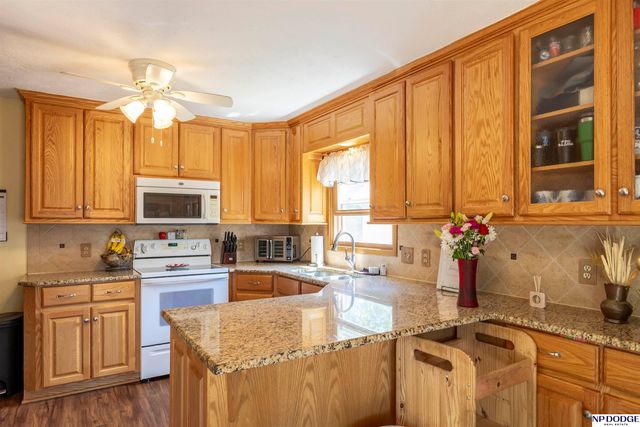 1005 Devon Drive, Papillion, NE 68046