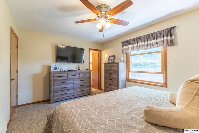1005 Devon Drive, Papillion, NE 68046
