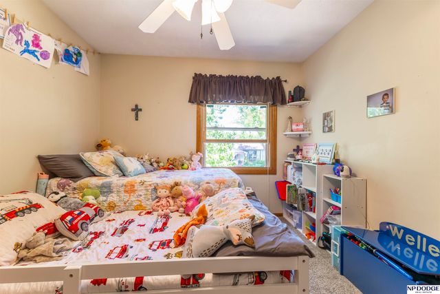 1005 Devon Drive, Papillion, NE 68046