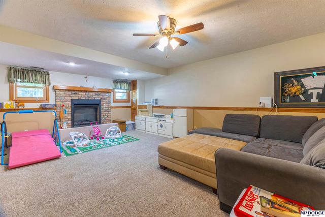 1005 Devon Drive, Papillion, NE 68046