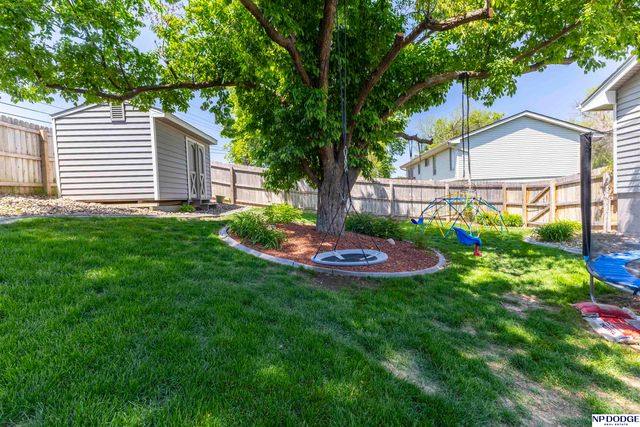 1005 Devon Drive, Papillion, NE 68046