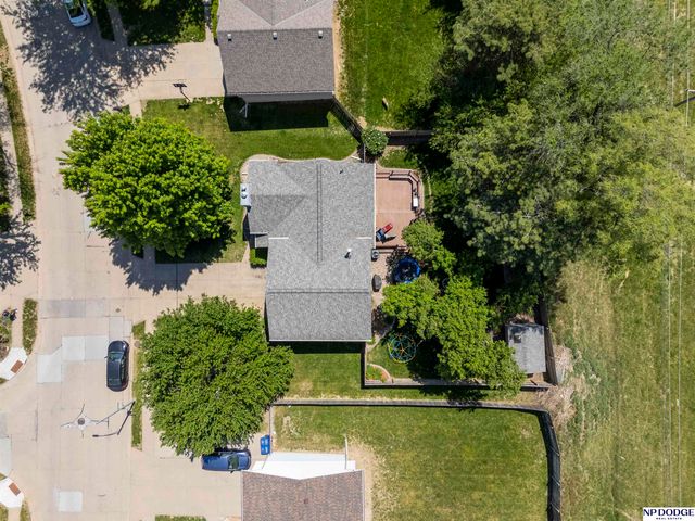 1005 Devon Drive, Papillion, NE 68046