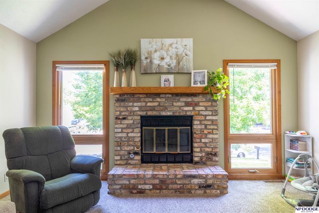 1005 Devon Drive, Papillion, NE 68046