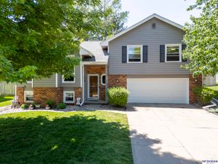 1005 Devon Drive, Papillion, NE 68046
