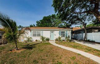 2261 QUEEN STREET S, St Petersburg, FL 33712