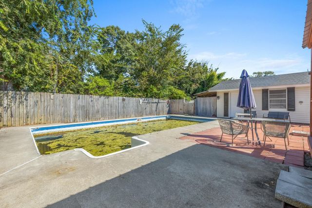 3933 Elston St, Lake Charles, LA 70605