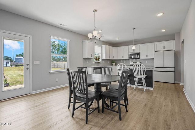 60 Olivia Crossing Court, Four Oaks, NC 27524