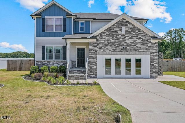 60 Olivia Crossing Court, Four Oaks, NC 27524