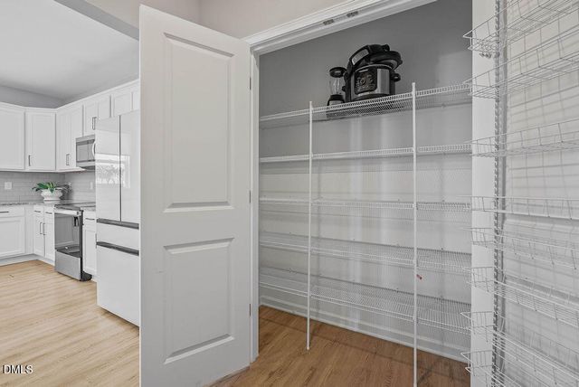 60 Olivia Crossing Court, Four Oaks, NC 27524