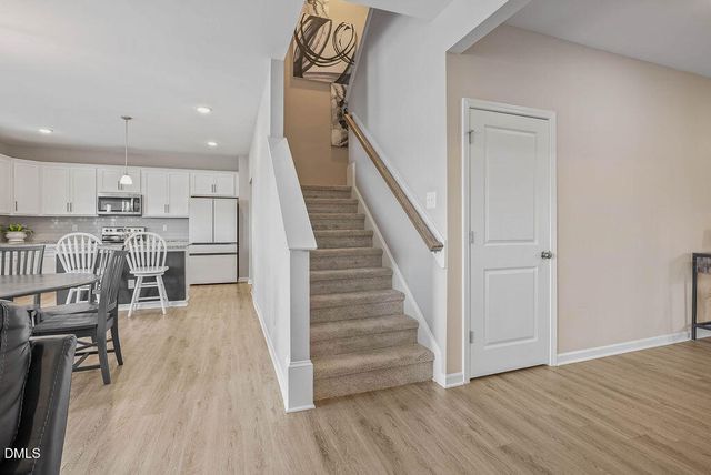 60 Olivia Crossing Court, Four Oaks, NC 27524