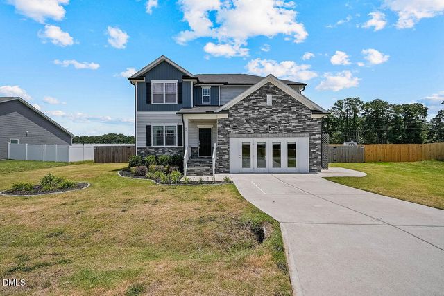 60 Olivia Crossing Court, Four Oaks, NC 27524