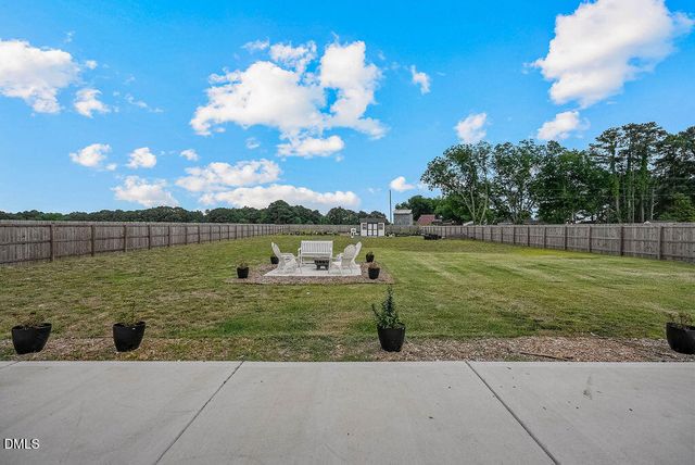 60 Olivia Crossing Court, Four Oaks, NC 27524