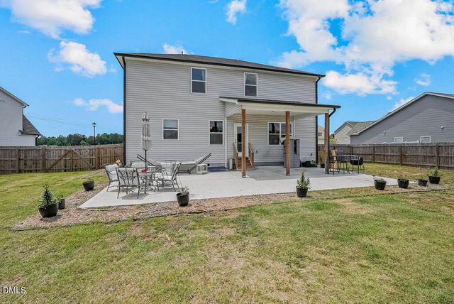 60 Olivia Crossing Court, Four Oaks, NC 27524
