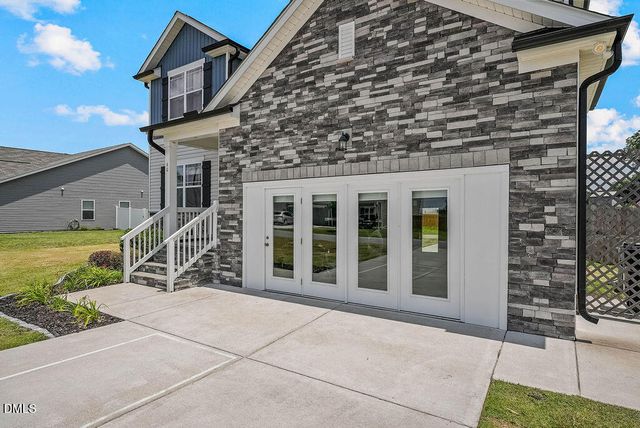 60 Olivia Crossing Court, Four Oaks, NC 27524