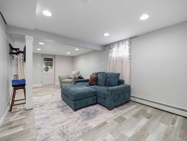 35 Hillside Avenue, Suffern, NY 10901
