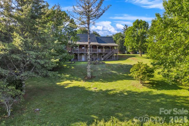525 Schoolhouse Ridge, Boone, NC 28607