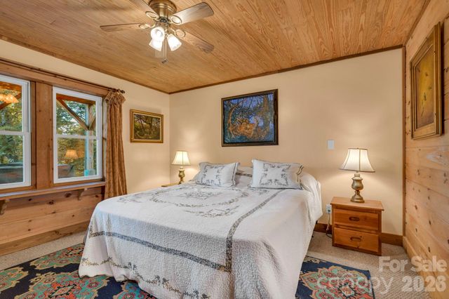525 Schoolhouse Ridge, Boone, NC 28607