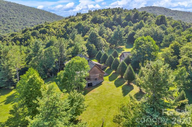 525 Schoolhouse Ridge, Boone, NC 28607