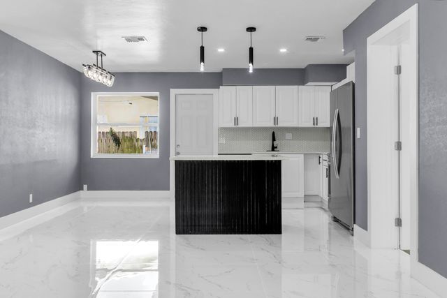 915 SW 3rd Street, Boynton Beach, FL 33435