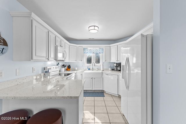 312 Pine Knoll Circle, Atlantic Beach, NC 28512