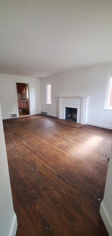 11828 College Street, Detroit, MI 48205