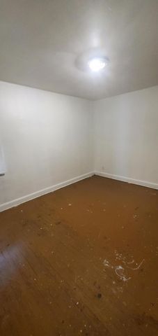 11828 College Street, Detroit, MI 48205