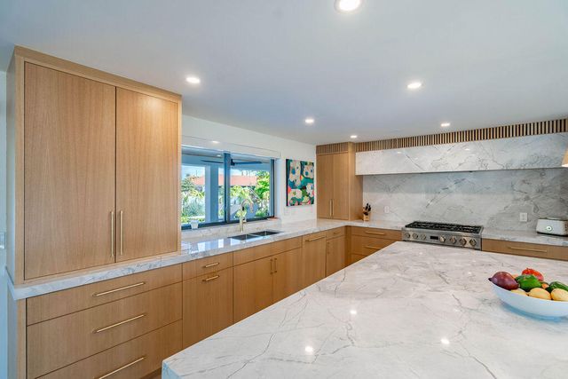 3001 NE 52nd Street, Lighthouse Point, FL 33064