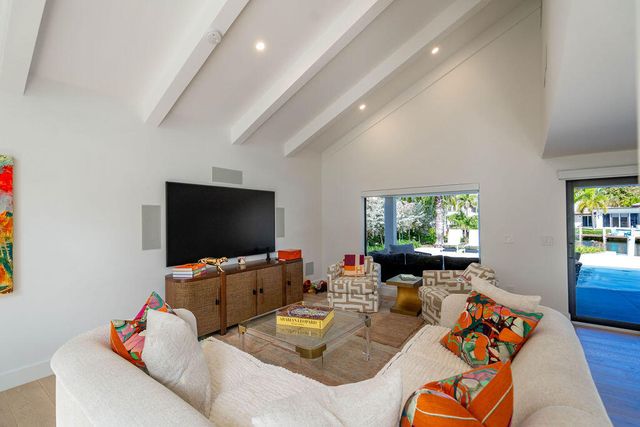 3001 NE 52nd Street, Lighthouse Point, FL 33064