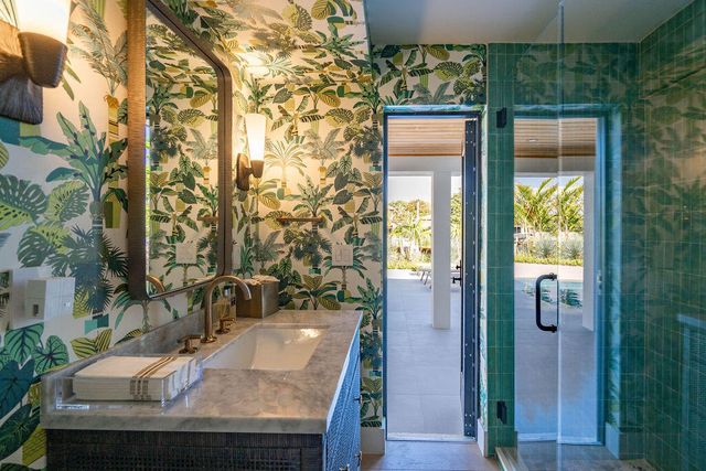 3001 NE 52nd Street, Lighthouse Point, FL 33064