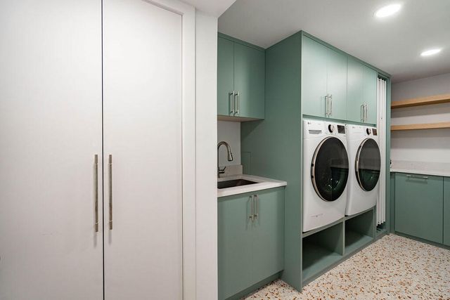 3001 NE 52nd Street, Lighthouse Point, FL 33064