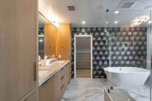 3001 NE 52nd Street, Lighthouse Point, FL 33064