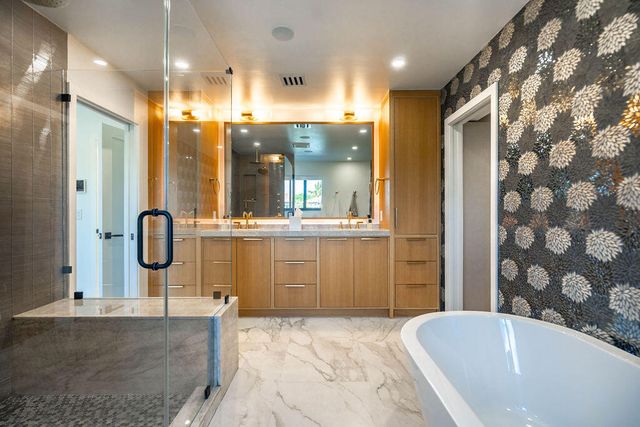 3001 NE 52nd Street, Lighthouse Point, FL 33064