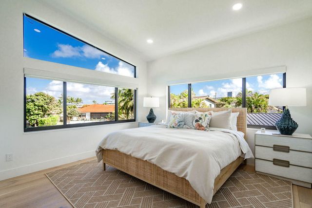 3001 NE 52nd Street, Lighthouse Point, FL 33064