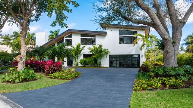 3001 NE 52nd Street, Lighthouse Point, FL 33064