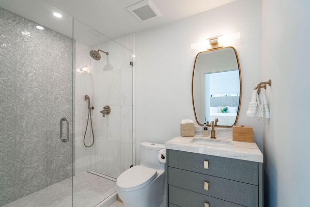 3001 NE 52nd Street, Lighthouse Point, FL 33064