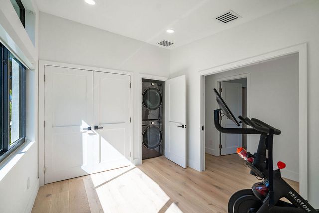 3001 NE 52nd Street, Lighthouse Point, FL 33064