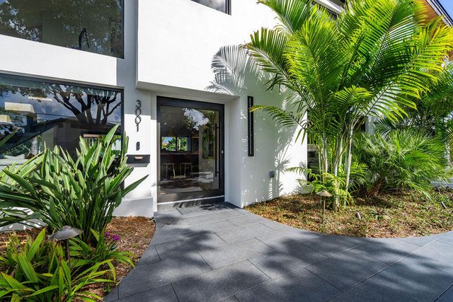 3001 NE 52nd Street, Lighthouse Point, FL 33064