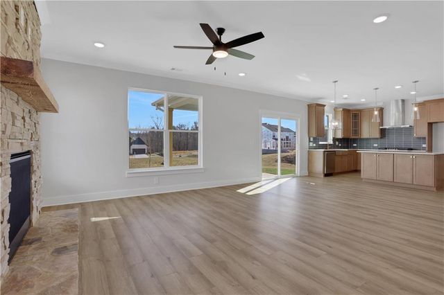 216 Coffee Lane, Hoschton, GA 30548