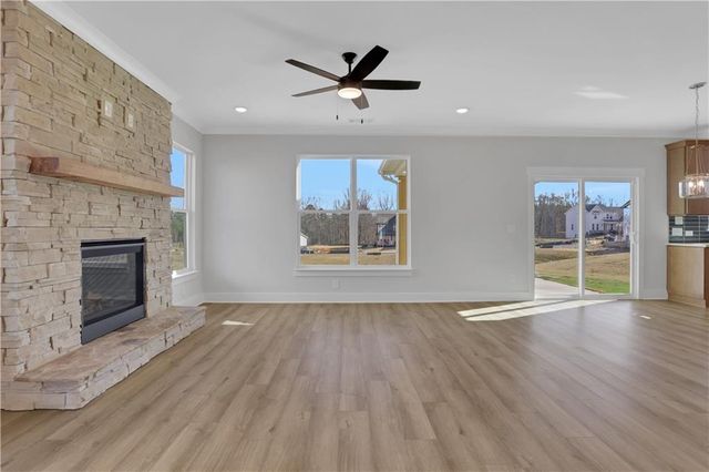 216 Coffee Lane, Hoschton, GA 30548