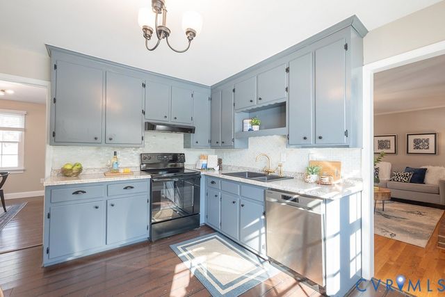 10221 Sauna Dr, Richmond, VA 23236