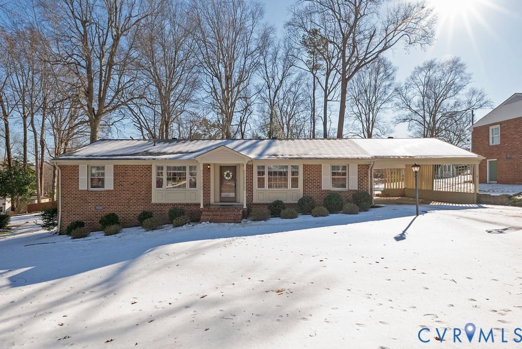 10221 Sauna Dr, Richmond, VA 23236