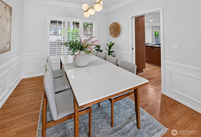 1010 106th Avenue SE, Bellevue, WA 98004