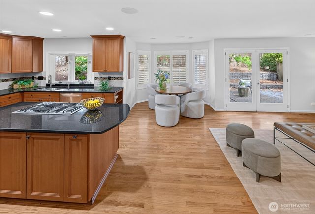 1010 106th Avenue SE, Bellevue, WA 98004
