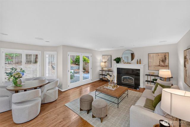 1010 106th Avenue SE, Bellevue, WA 98004