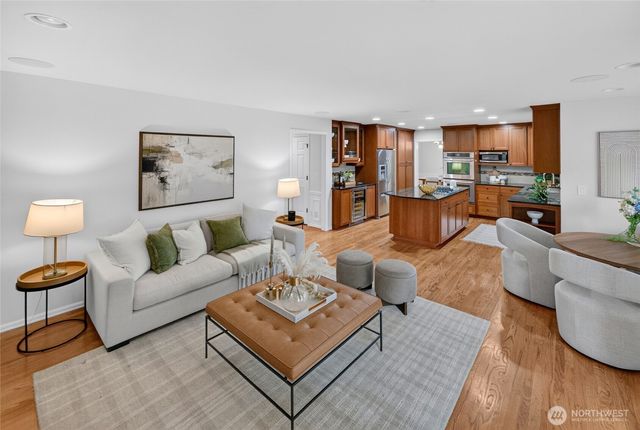 1010 106th Avenue SE, Bellevue, WA 98004