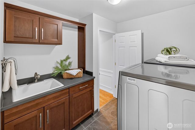 1010 106th Avenue SE, Bellevue, WA 98004
