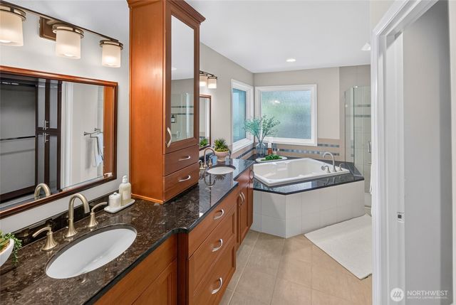 1010 106th Avenue SE, Bellevue, WA 98004