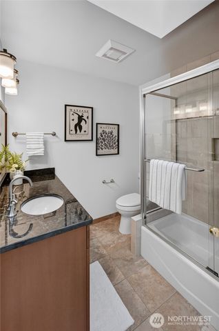 1010 106th Avenue SE, Bellevue, WA 98004