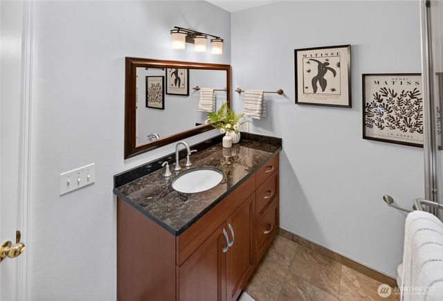 1010 106th Avenue SE, Bellevue, WA 98004