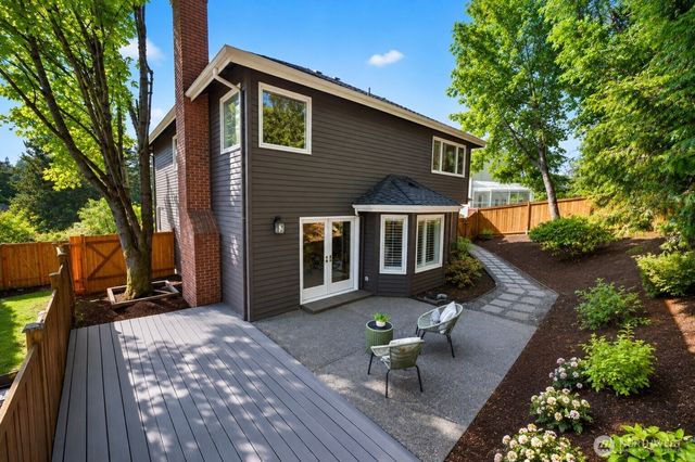 1010 106th Avenue SE, Bellevue, WA 98004